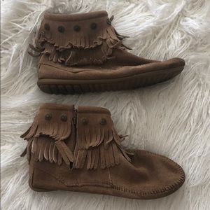 Minnetonka Tan Leather Moccasins